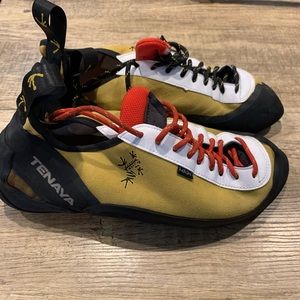 Tenaya rock climbing shoes